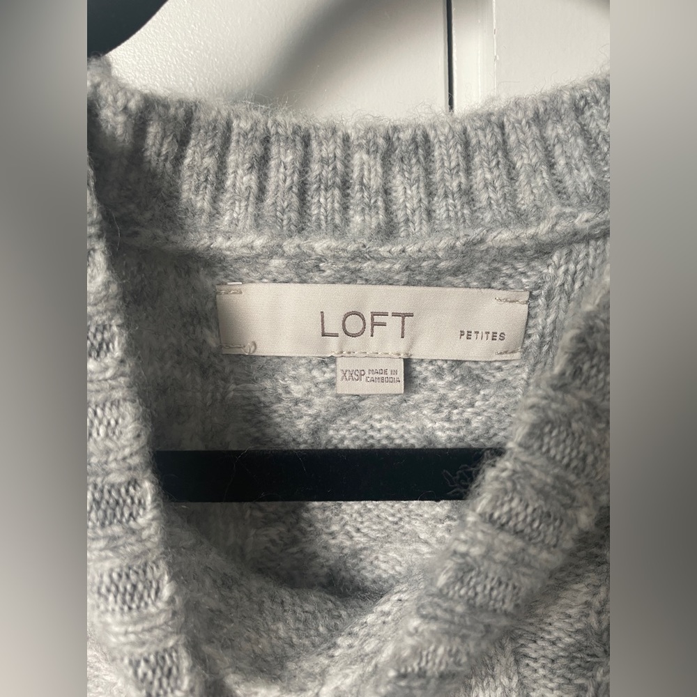 LOFT gray sweater - Picture 3 of 4